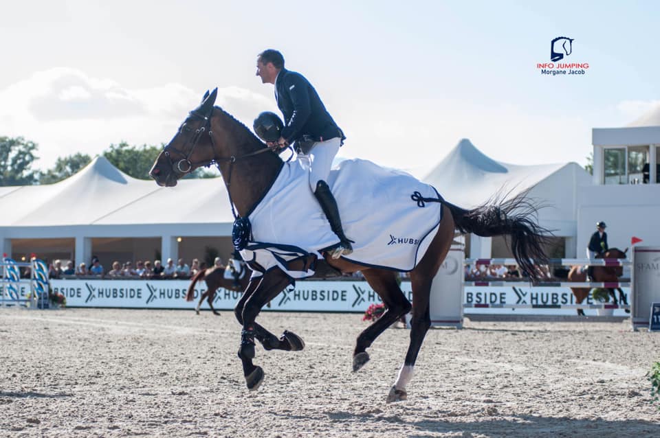 InfoJumping's tweet photo. #HubsideJumping

🏆 Grand Prix 4* - 1m55

🥇Maikel van der Vleuten 🇳🇱 &amp; Dana Blue
🥈Jos Verlooy 🇧🇪 &amp; Igor
🥉Emilio Bicocchi 🇮🇹 &amp; Evita Sg Z

⏱ Rendez-vous la semaine prochaine pour 4 jours de compétition🤩 https://t.co/D7Kdq8Ves6