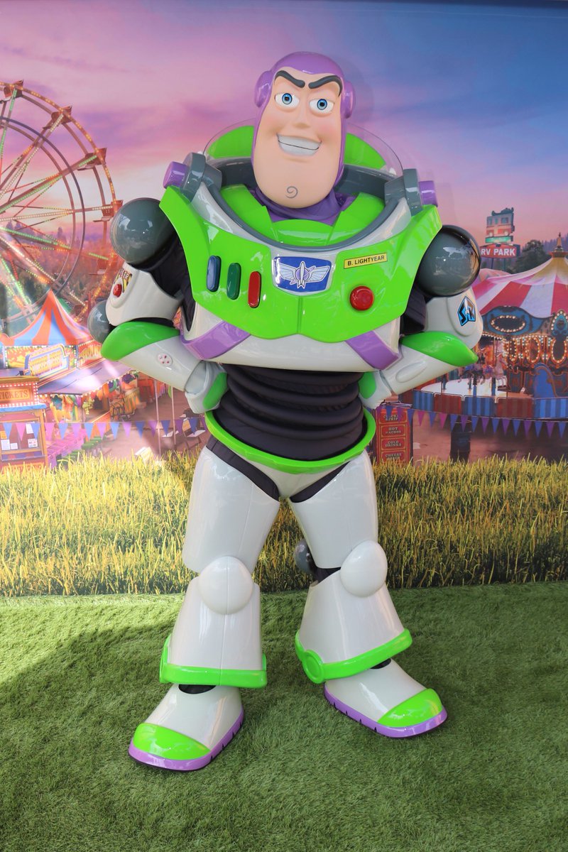 360 Of Disney Happy Anniversary Toystory4 Buzzlightyear Buzz Toystory Disneysuperhero Dlp Wds Waltdisneystudiospark Disneylandparis Toystoryplaydays Pixar トイ ストーリー バズ バズライトイヤー T Co Lbpzkrhtvb