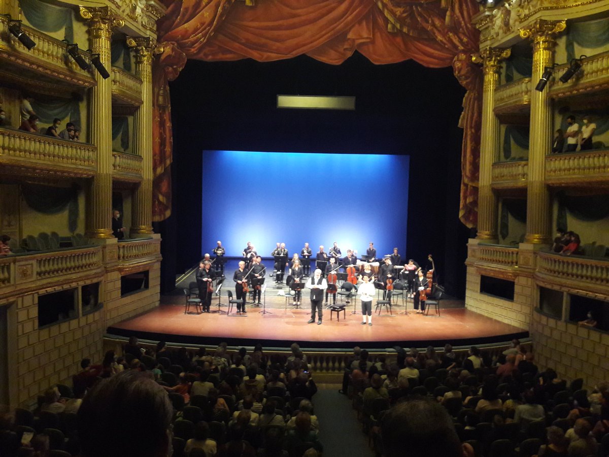 operadebordeaux's tweet photo. Merci aux 1350 spectateurs pour leur présence enthousiaste et leur respect des consignes sanitaires lors de cette réouverture du Grand-Théâtre et de l'Auditorium #FDLM2020. Rdv 24 juin 20 h pour découvrir notre nouvelle saison dévoilée en direct sur Facebook @BDX_Culture https://t.co/AG5mcHJ3L2