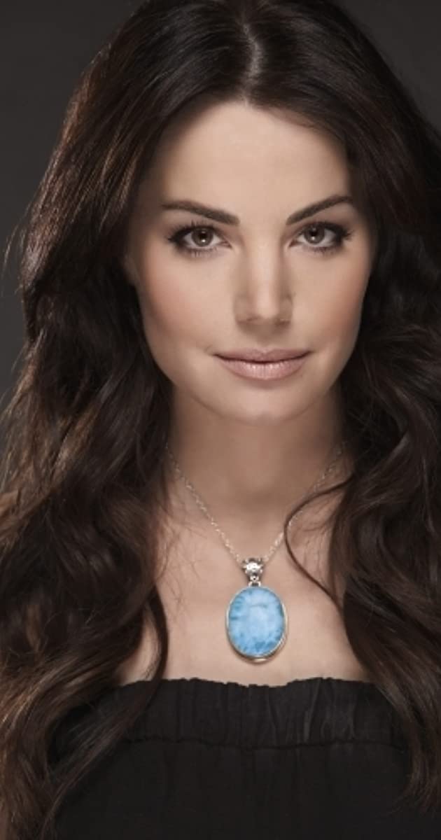 Happy Birthday to Erica Durance who turns 42 today! 