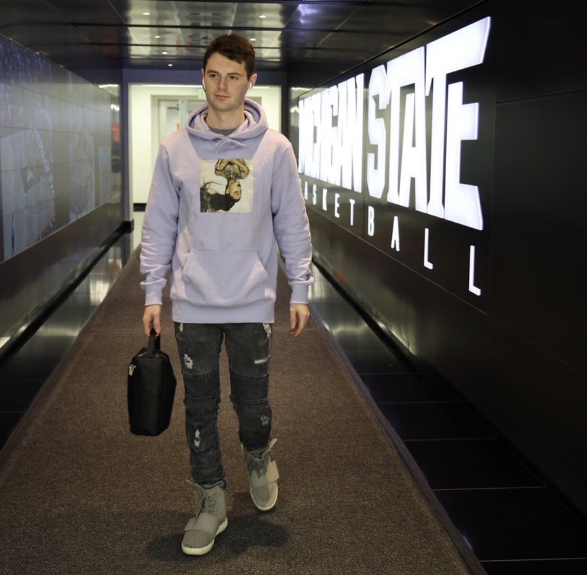 The_Explorium's tweet photo. Episode 2 of #TheExplorium is LIVE 🎧

Cole Miller (@colehmiller2) joins us to talk MSU basketball, family ties and the upcoming NBA draft 🏀 

LINK ⬇️

Spotify: https://t.co/g3oOV6evdE

Apple Podcasts: https://t.co/Mxdkh0pLZK https://t.co/2eZ8FM4Vbe
