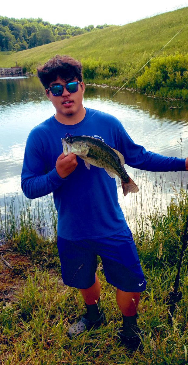 Slabdad's tweet photo. Check out this football. Wouldn’t have been possible without my @MysteryTackleBx. #MTBKEEPER #Roboworm #FishOn #Toad https://t.co/cYtoHPdhKe
