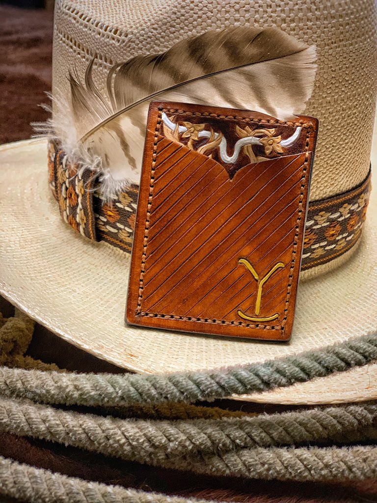 AustinSmuck's tweet image. Since season 3 of @Yellowstone drops tonight, might as well rep the Yellowstone Y