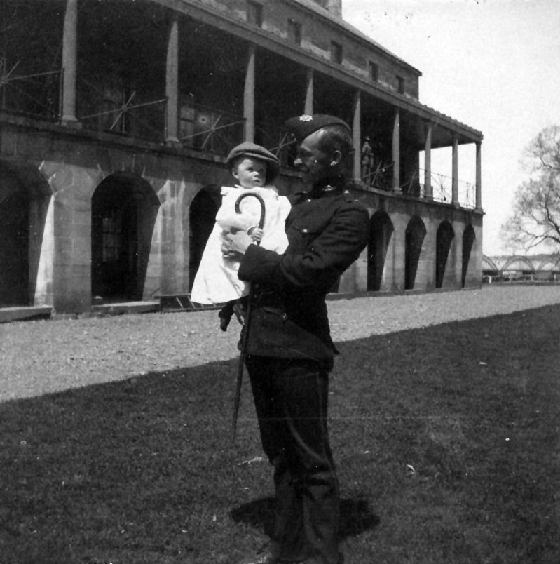 square_save's tweet photo. Happy Father's Day!
Here's Major Hemmings and his daughter in front of their home (Officers' Quarters) in 1899.
"Major Hemmings & Margaret, 1899". Canadian War Museum 19830041-132
.
.
.
#SaveOfficersSquare #LestWeForget #heritage #historical #military #FathersDay #fredericton https://t.co/zlfqCExwZd