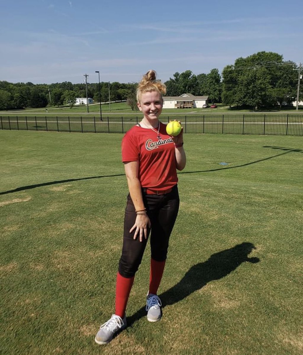 SoftballCannon's tweet photo. 👀New “2022” Cannon Cougar Sidney Rose displays ball from from her 2run💣 today as her Carolina Cardinals team went 4-0 down in Tyger River, SC this weekend. Welcome to Cannon Sid! https://t.co/w44ifC7nPf