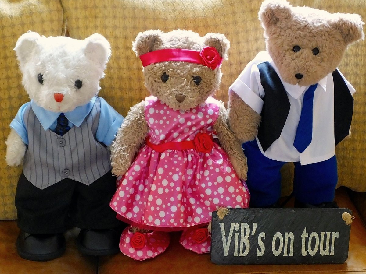 VIBs take tea at Carlyon Bay Hotel