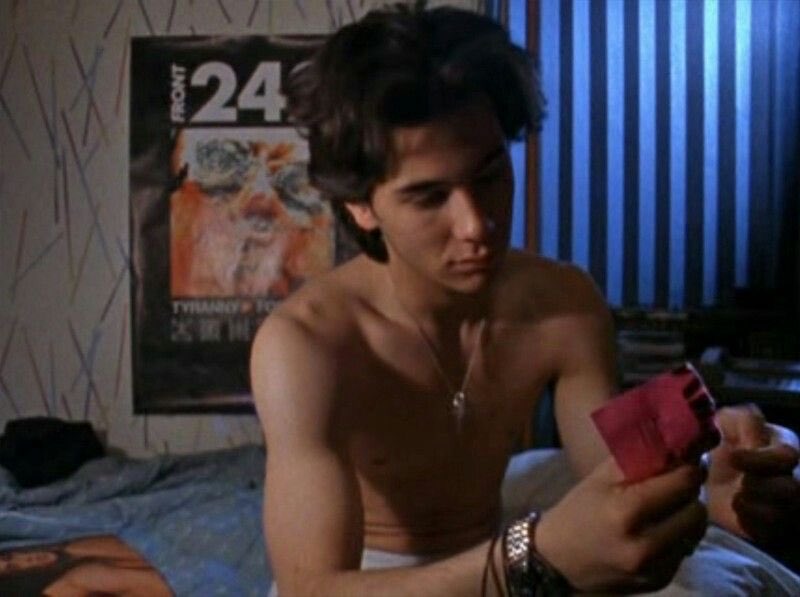james duval’s been eating up YA movies for a minutepic.twitter.com/FuzhZDUd...
