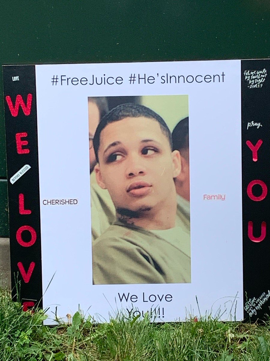 BLMChi's tweet photo. Ebony, Juice’s sister, says it’s been two years since I’ve seen my brother & we’ve been out here every Sunday since the end of March. #FreeJuice #MassRelease #DefundCCJ #DefundTheCarceralSystem #FreeThemAll #FathersDay https://t.co/X1vCNguXfe