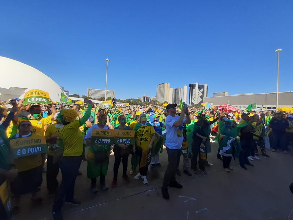 ZambelliCarla_'s tweet photo. Parabéns, povo brasileiro! Patriotas pela Liberdade e em apoio ao nosso Presidente @jairbolsonaro 💚💛
SUPREMO É O POVO!
 #FechadoComBolsonaroAte2026 🇧🇷 https://t.co/i9E94BYvg8