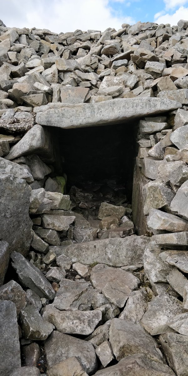 AoifeHerr's tweet photo. Siúlóid álainn suas Sliabh gCuillinn ar #grainstad an tsamhraidh. https://t.co/VA7XD3UgdM