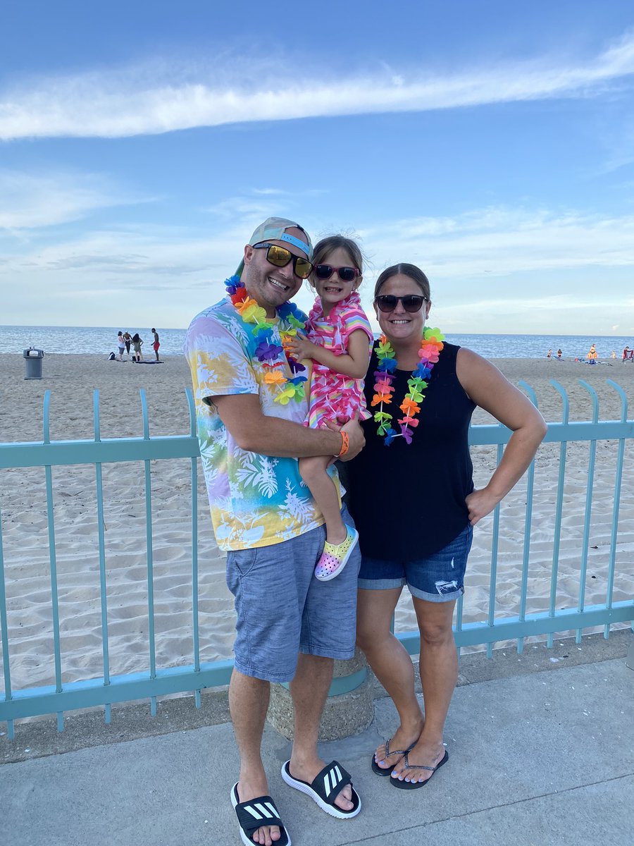 bradbonaroti's tweet photo. Summertime fun at #CedarPointBeach #HotelBreakers @cedarpoint https://t.co/2rscd15pDh
