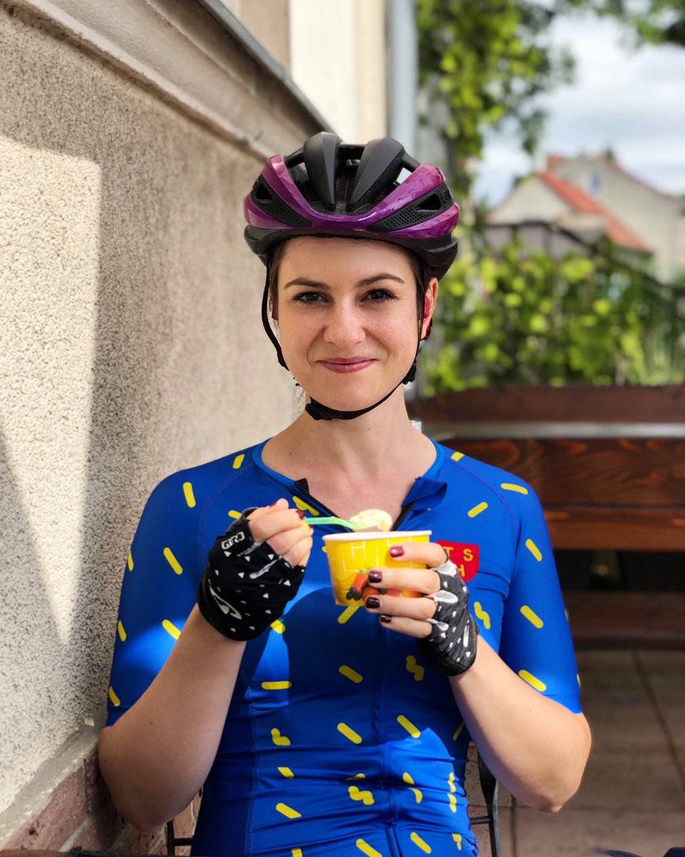 alinevedgd's tweet photo. Sometimes, my main motivator to get on the bike is ice cream. 🤤🍨💕 #cycling #cyclinglife #roadcycling #roadbike #ride #sundayfunday #icecream #adventure #exercise #roadie #rideyourbike #brandenburg https://t.co/0sMgsI9Oqd
