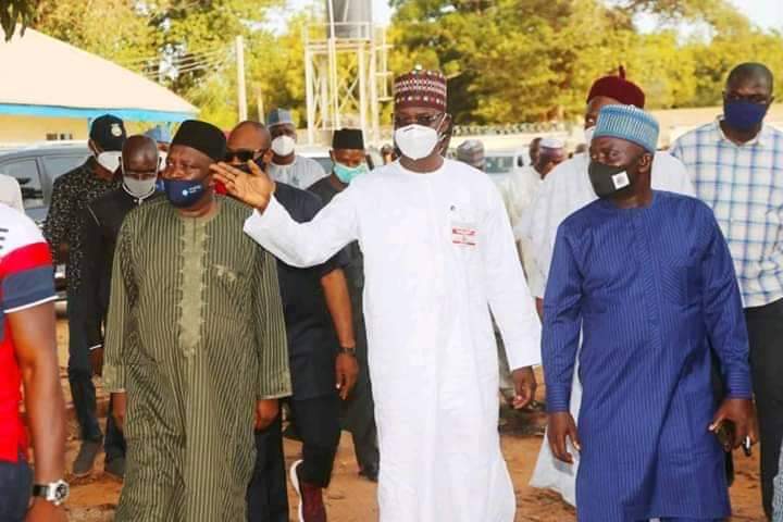 NasarawaApc's tweet photo. Furtherance to the efforts of the APC led govt of H E @officialaasule, Gov. of @NasarawaGovt to provide conducive learning environment for school children, he inspected renovation works for student hostel and other structures at the GGSS Garaku.
#ExceedingAllExpectations https://t.co/JWc5EOoJJz