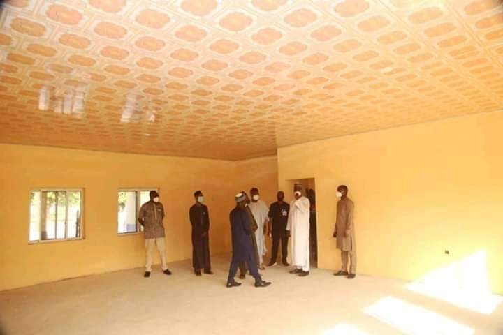 NasarawaApc's tweet photo. Furtherance to the efforts of the APC led govt of H E @officialaasule, Gov. of @NasarawaGovt to provide conducive learning environment for school children, he inspected renovation works for student hostel and other structures at the GGSS Garaku.
#ExceedingAllExpectations https://t.co/JWc5EOoJJz