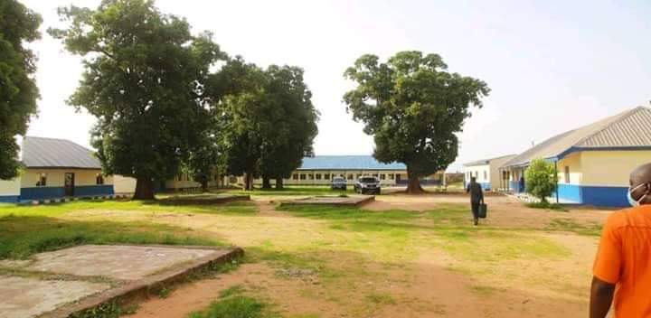 NasarawaApc's tweet photo. Furtherance to the efforts of the APC led govt of H E @officialaasule, Gov. of @NasarawaGovt to provide conducive learning environment for school children, he inspected renovation works for student hostel and other structures at the GGSS Garaku.
#ExceedingAllExpectations https://t.co/JWc5EOoJJz