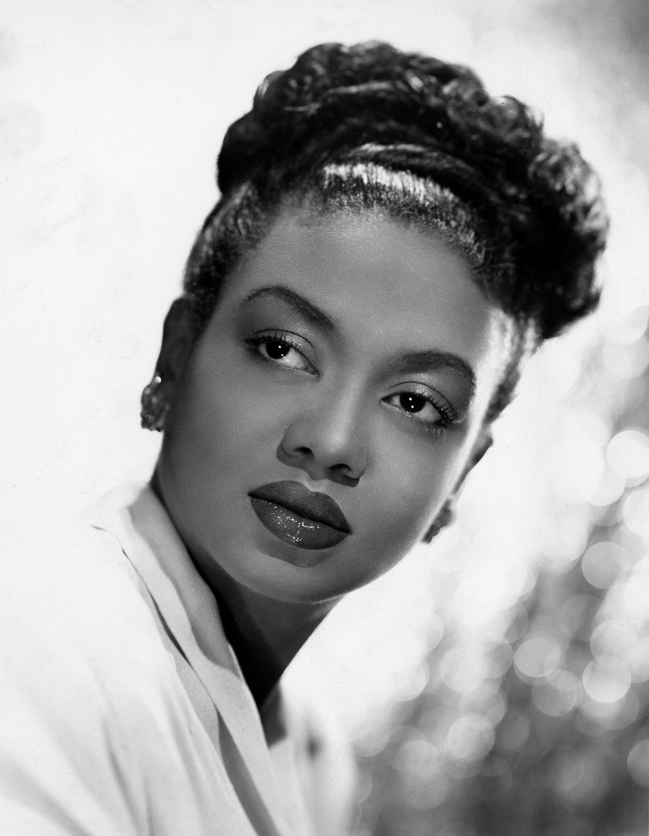 KimbleHairCare's tweet photo. Love me some 1950s style! Classic! https://t.co/3wQcZgyIlw