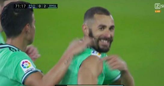 LuisOmarTapia's tweet photo. ¿En dónde van a llorar los que no son líderes, en el hombro o en el brazo de Benzema? https://t.co/WMwB35FDci