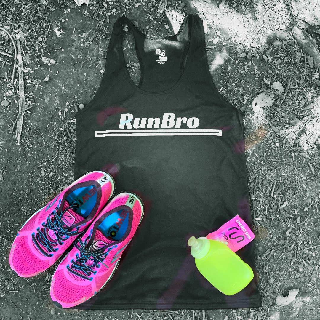 Run_Bro_'s tweet photo. RunBros repping in the Rockies
Beat the heat with our singlet sale!! 25% off all women’s and men’s performance tanks.
#runbro #runchat #bibchat #etsysale
https://t.co/UK1ZT30oLd https://t.co/l4e6mRqCI6