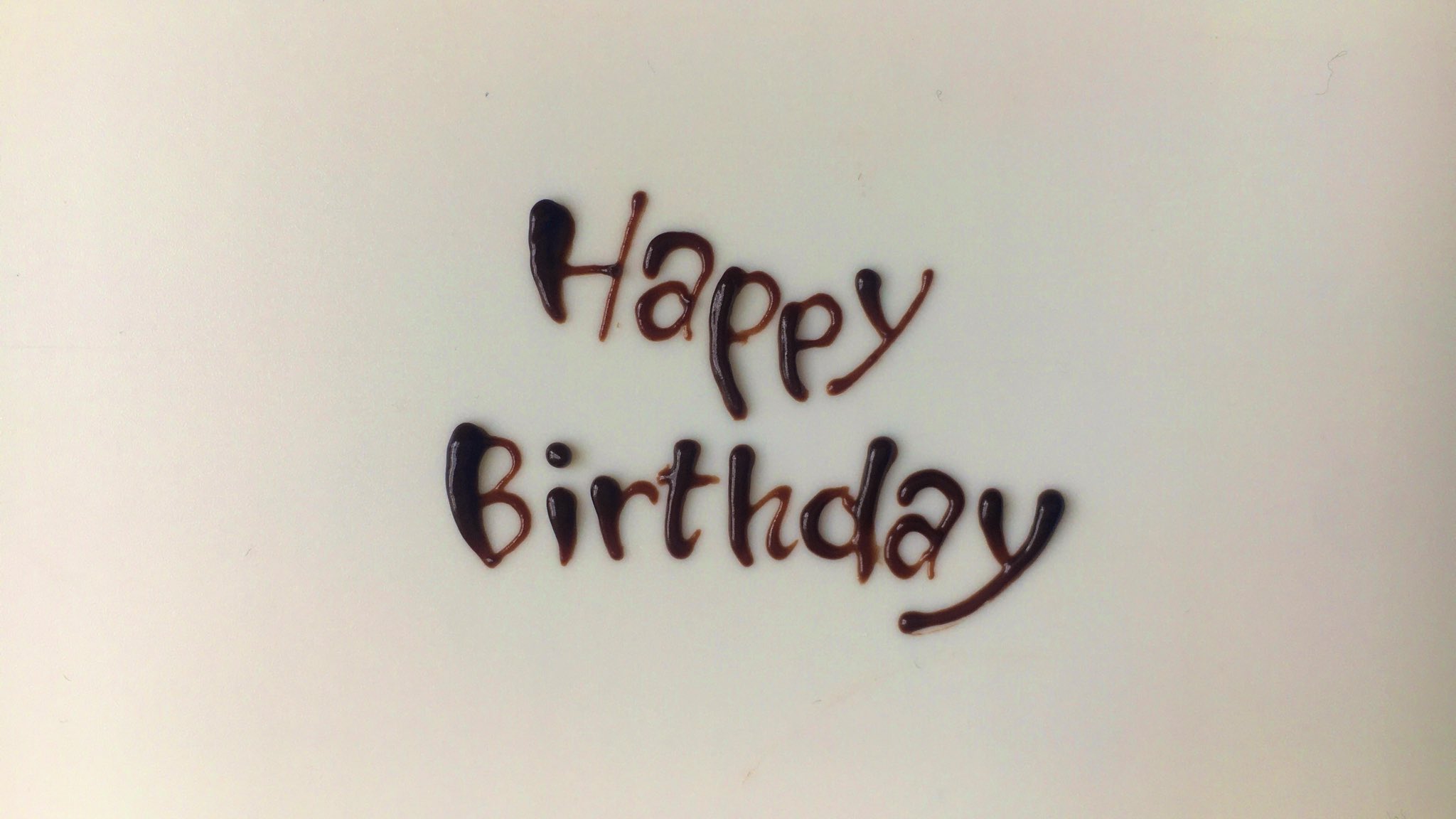 Mammy パイピングアトリエ チョコペンメッセージ 6月22日生まれの方 Happy Birthday ジメジメべたべたな季節ですが それを吹き飛ばすような 楽しい日になりますように Happybirthday チョコペン でお祝い パイピング T Co Gdhcwfyahj
