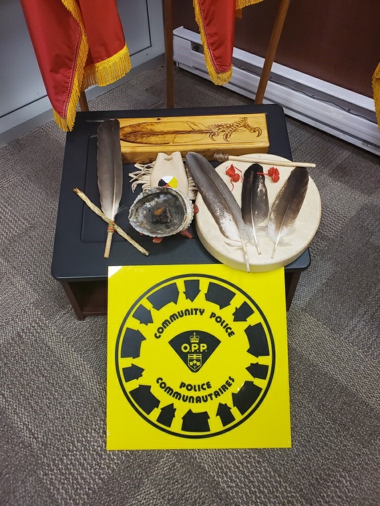 OPP_WR's tweet image. #SouthBruceOPP celebrates National #Indigenous day.  We are grateful for the partnership with the Ojibwe people and we acknowledge the traditional land we live on.  #Miigwetch  ^km