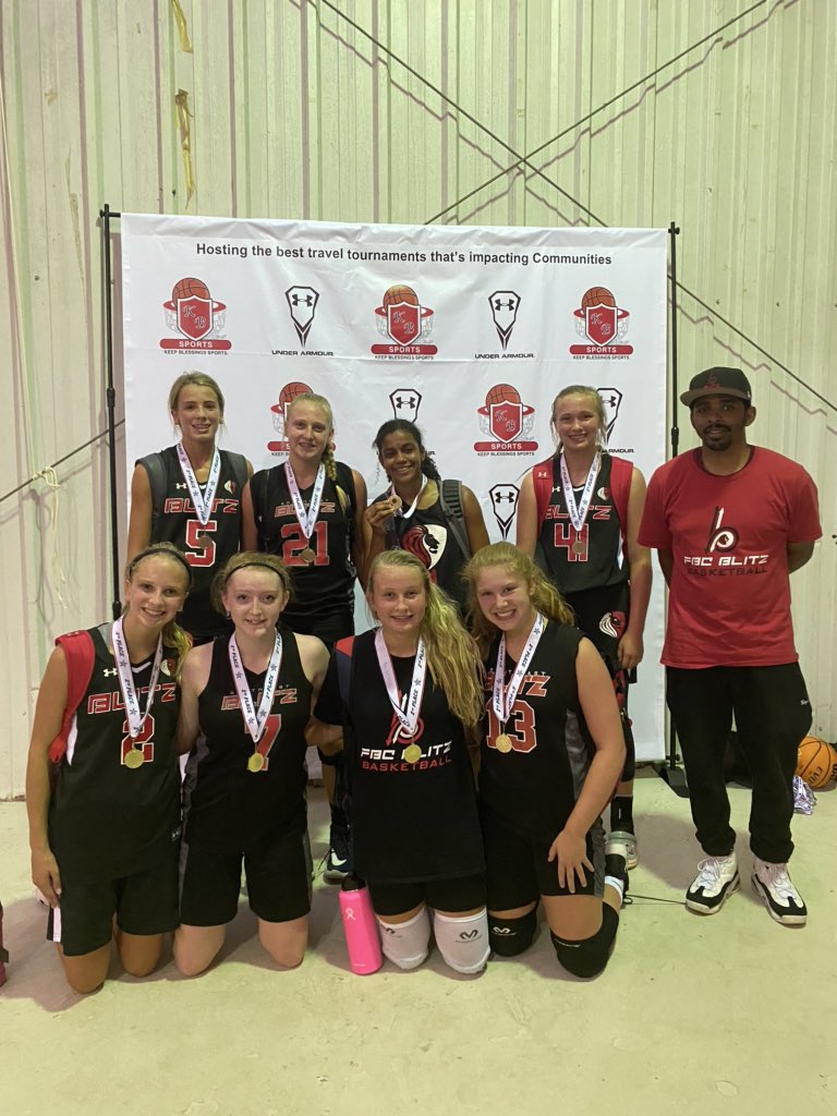 tammiegdavies's tweet photo. Great weekend of basketball! Girls played hard against super tough competition in the high school division. They finished second in the gold bracket. 7-1 in the first two weekends! #themblitzgirls #fbcblitz #teamwork #workinghard https://t.co/Kxv3Ekvl9R