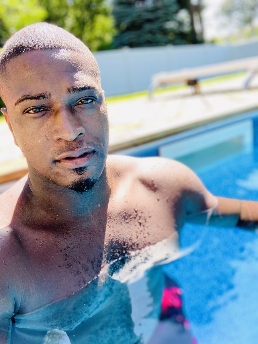 Melvin_Speaks's tweet photo. Perfect Day for pool time 🤴🏾🌲
#PoolSundays #Beauitfulday #blackboyjoy #Mentalhealthiswealth #king #blessed #sundayfunday  #blackmenmatter https://t.co/b0WX4wYSeM