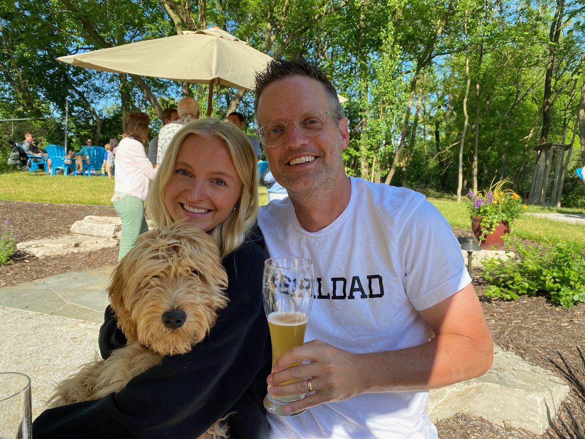 ChesterHildeBr3's tweet photo. Fathers day weekend continues on @UtepilsBrewing fantastic patio. A few Plaid Bikinis and Golden's with Lenny, @harrison_annika and @HarrisonHilde. And mango-habanero wings and curds from purple people feeder. #beer #SocialDistancing #staysafemn #GirlDads #FathersDay https://t.co/hwWf7YSbRv