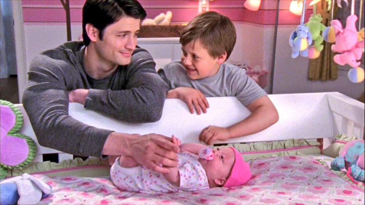 OTHdiary's tweet photo. Happy Father's Day to the loving fathers of Tree Hill! https://t.co/xUzsD7K812
