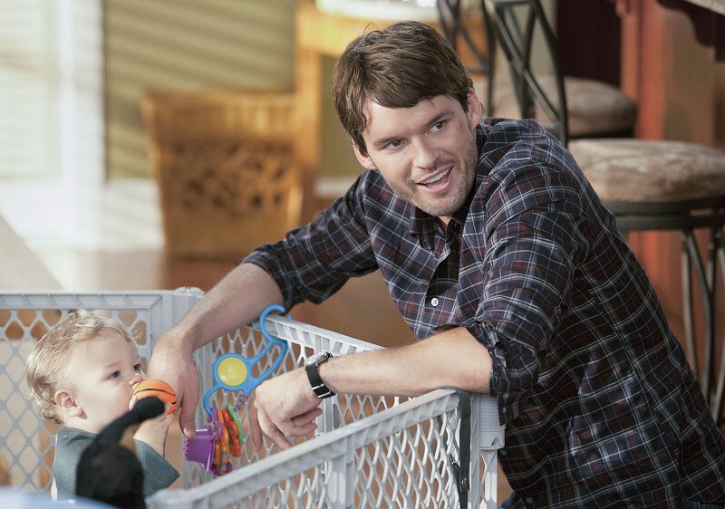 OTHdiary's tweet photo. Happy Father's Day to the loving fathers of Tree Hill! https://t.co/xUzsD7K812
