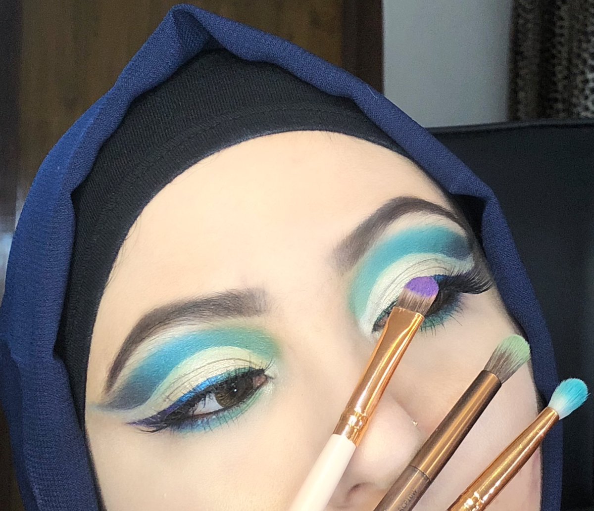 Zarin511's tweet photo. #MakeupFirstNegativityLast
@juviasplace masquerade palette
@SleekMakeUP vintage romance 141
@MACcosmetics rockin’ n rebel
@BenefitBeauty #benebrows
@thebalm schwing liner
@essencemakeup lash paradise https://t.co/cgfVXkHkKZ