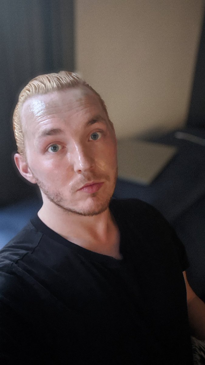 its_LewLewLaRue's tweet photo. Tonight's serve is Draco Malfoy with hair and face mask. #mascformask https://t.co/XFuY3ANUGx