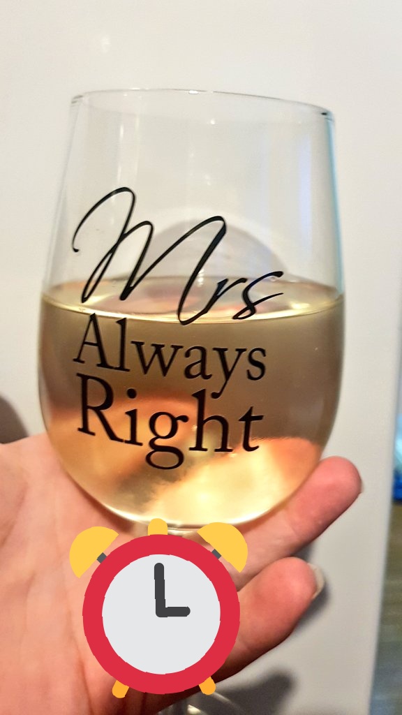 EnglandsRose88's tweet photo. It's wine time!! Oh dear lol!! #winelover #messytimes #livingmybestlife #drunk ๐๐๐ https://t.co/z5l7NbsX0S
