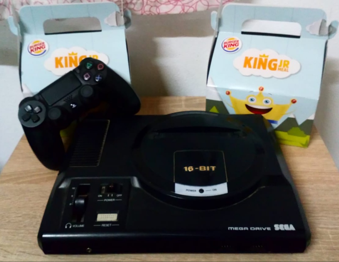 margadb24's tweet photo. @BurgerKingGames Esta aun funciona, y le encanta a mis hijas como su #kingjrmeal #BKTLOU2 https://t.co/To0c8jbRIH
