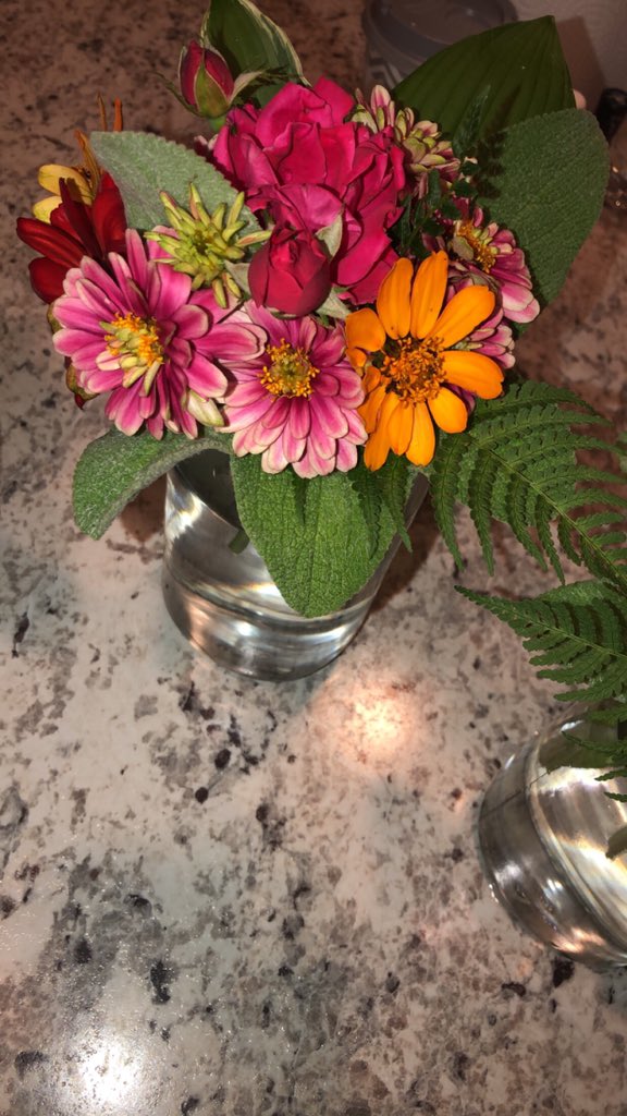 PosingPosies's tweet photo. My customers loved the arrangements they got - Nothing more rewarding than bringing a smile to someone’s face! 🌸

#flowersarrangements #flowers #cutflowers #fromthegarden #lambsear https://t.co/5HNutksZh4