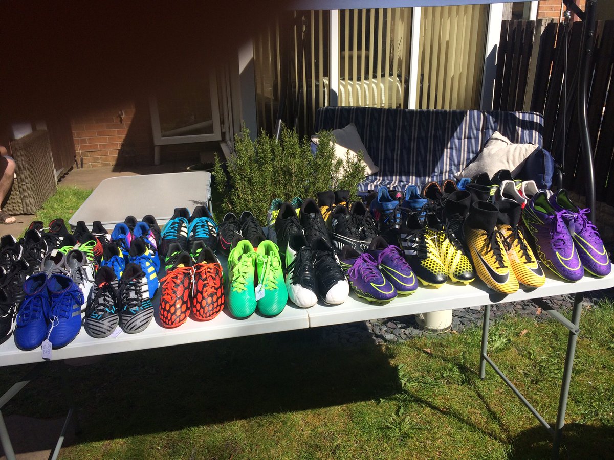 SarahsGoal1's tweet photo. Boot and Kit Sale
         Sat 28th &amp; Sun 29th June
                        Silkstone
                     11am - 4pm 

We are having an appointment only social distancing stock sale pre loved/ new boots and kits available.
To book a slot call 07504 530750 https://t.co/Ve6mhHPqqy