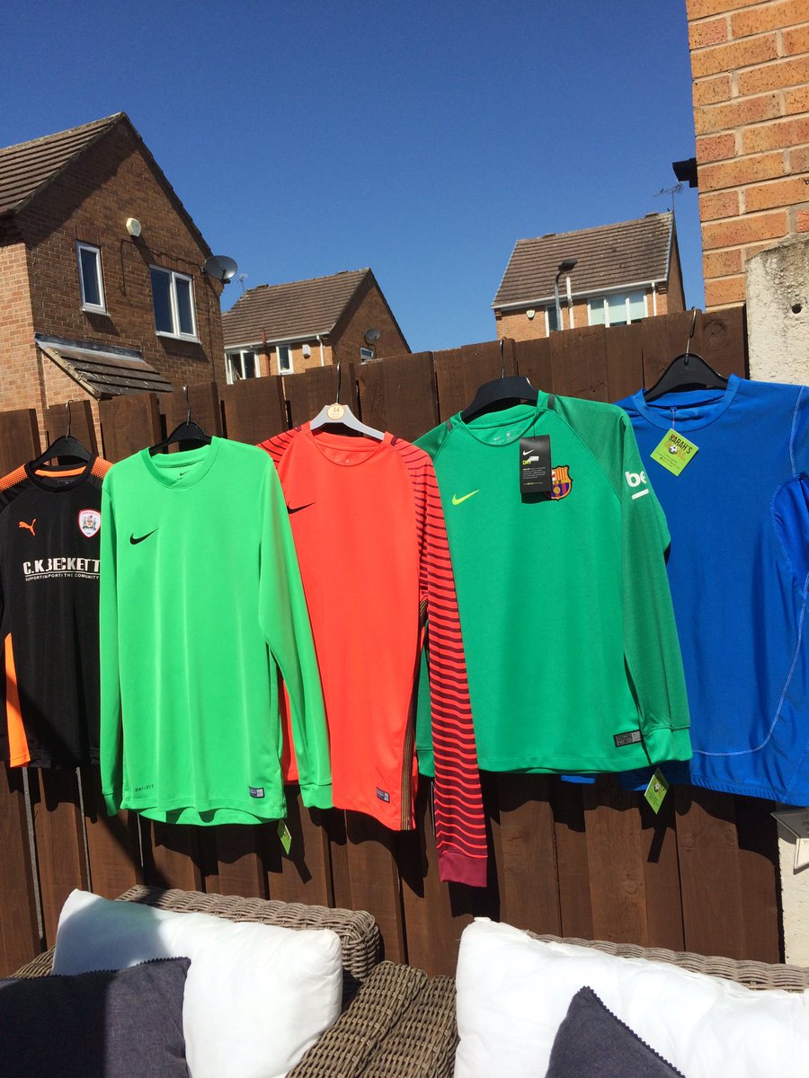 SarahsGoal1's tweet photo. Boot and Kit Sale
         Sat 28th &amp; Sun 29th June
                        Silkstone
                     11am - 4pm 

We are having an appointment only social distancing stock sale pre loved/ new boots and kits available.
To book a slot call 07504 530750 https://t.co/Ve6mhHPqqy