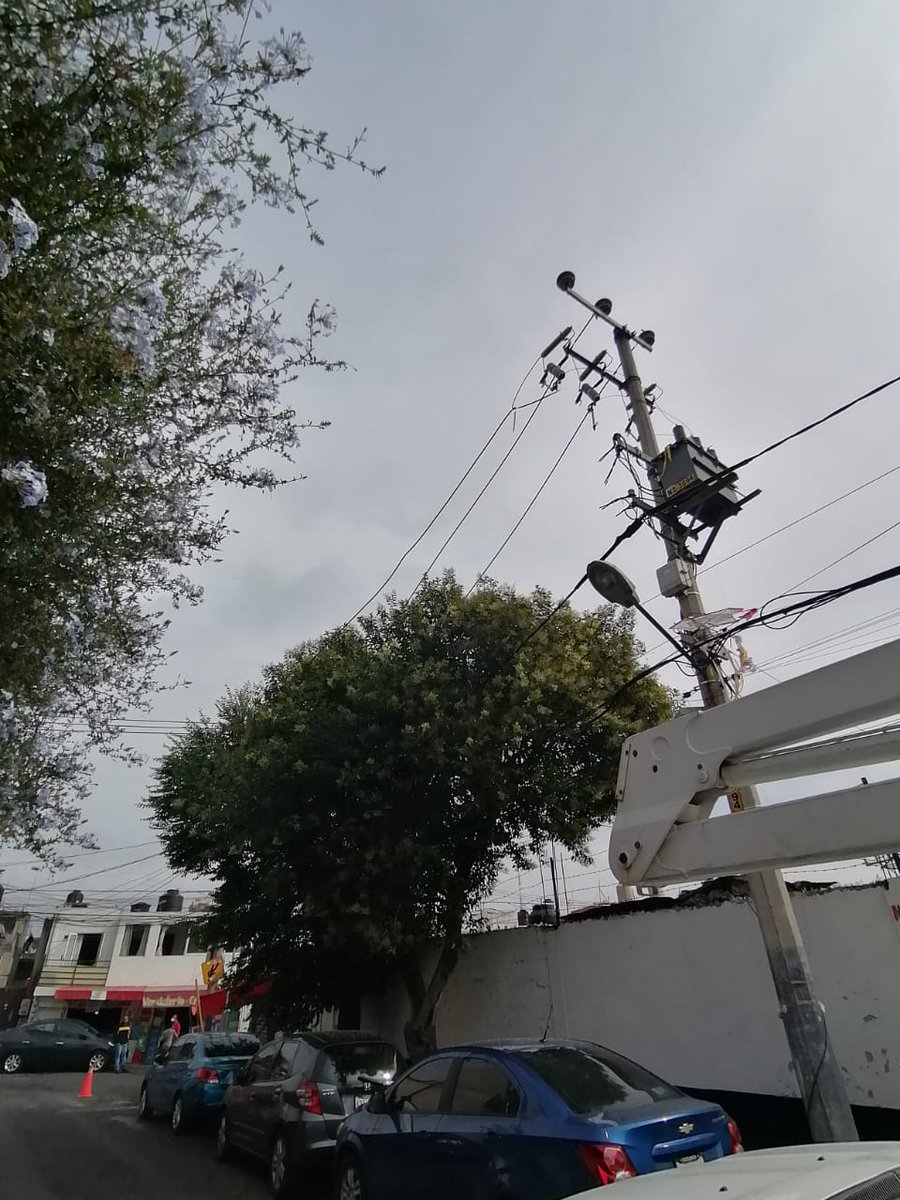 AdrianRubalcava's tweet image. Volar #Papalotes en una tradición en #Cuajimalpa, realiza la actividad lejos de los cables de luz, los problemas de energía eléctrica q se han presentado últimamente en zonas de la Alcaldía son a causa de esta actividad, por favor #HazloConPrecaución @CFE_Contigo @CFEmx