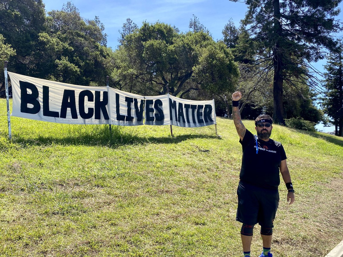 raudelwilson's tweet photo. Happy Father’s Day! I did it Fam!! Completed the @RuggedManiac Virtual Challenge. I ran a 5K (one lap around Lake Merritt) and completed 30 Mountain Climbers, 30 Crunches, 30 Push-Ups, 30 Lunges, & 30 Burpees! 😎🙏🙌💪🔥 #RMVirtualChallenge https://t.co/PSMmB1QeEA