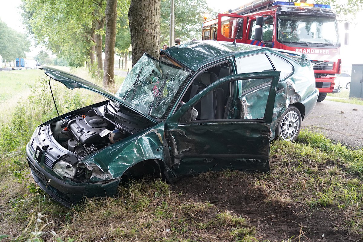 Automobilist zwaargewond na #Ongeval op #Stelvenseweg #Made.