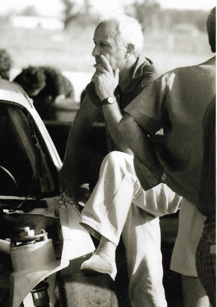 Abro este hilo para contarte una historia de día del padre. La historia del papa de mi papa, a quien extraño mucho. Hoy las vueltas de la vida podrían volver a abrir una vieja herida. AYUDANOS A EVITARLO
#diadelpadre2020 <a href="/mmlosardo/">Marcela Losardo</a> <a href="/SabinaFrederic/">Sabina Frederic</a>