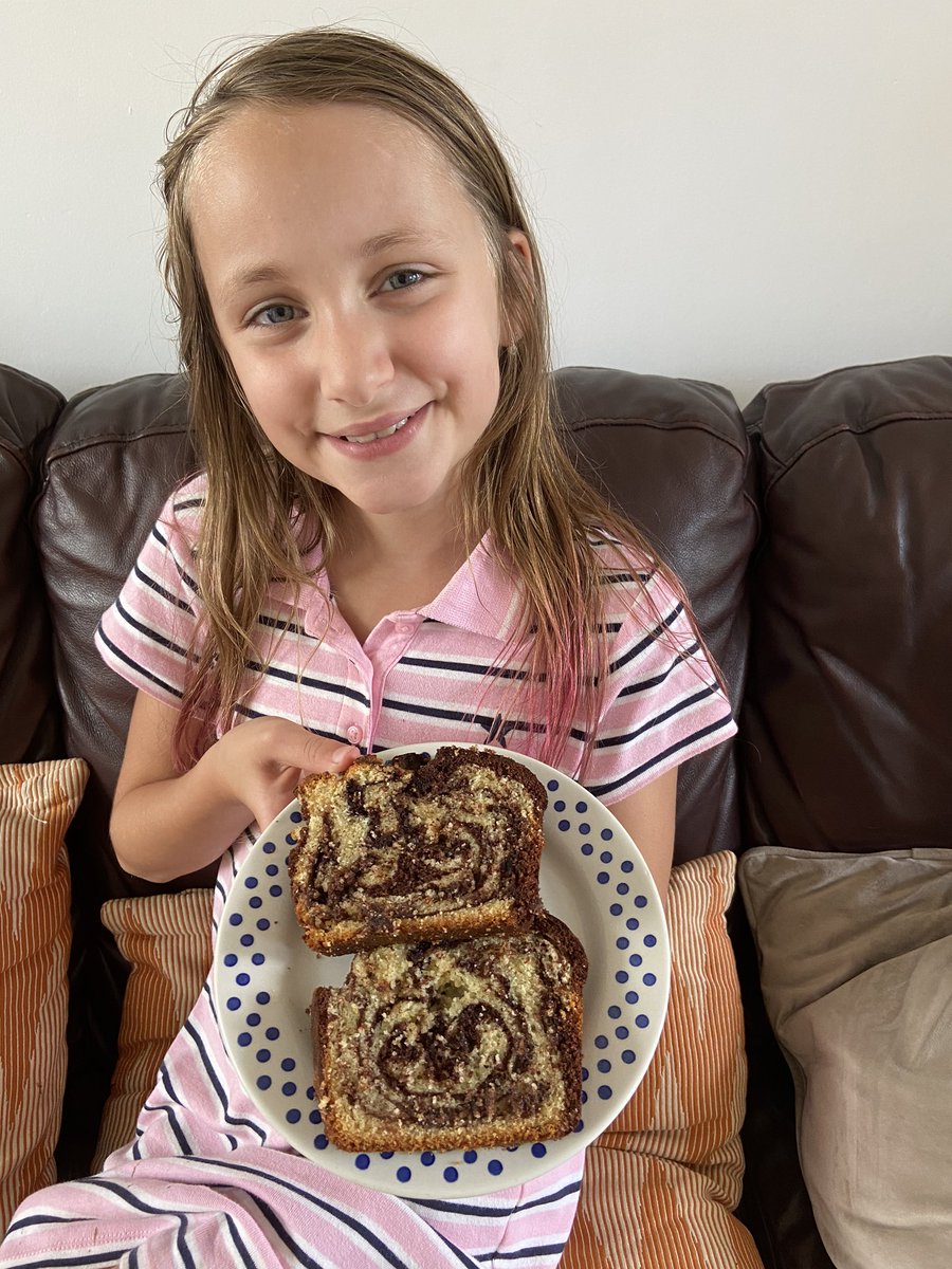JacquiMurphy15's tweet photo. @latimerprimary Imogen has had a very busy day baking a banana loaf cake and a marble cake for her Dad and Grandad on Fathers Day 🍰 #latimerfamily https://t.co/5sYl00x5p6