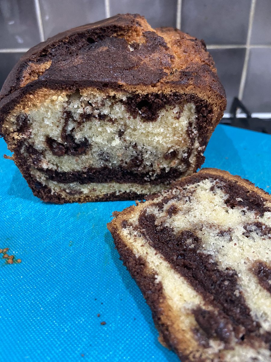 JacquiMurphy15's tweet photo. @latimerprimary Imogen has had a very busy day baking a banana loaf cake and a marble cake for her Dad and Grandad on Fathers Day 🍰 #latimerfamily https://t.co/5sYl00x5p6