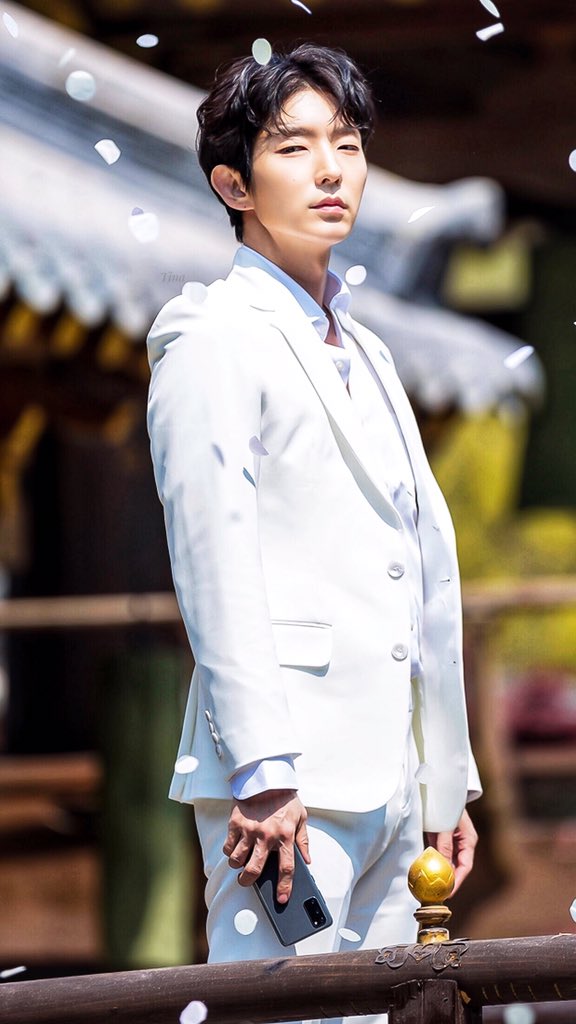 TinaTianJG's tweet photo. 🥰 #이준기 #イジュンギ  #李准基  #李準基 #leejoongi  #actor_jg #jgshock #내배우 #jg2020 #2020jg #宫3d #궁3d #palace3d https://t.co/vdoXPrB4x4