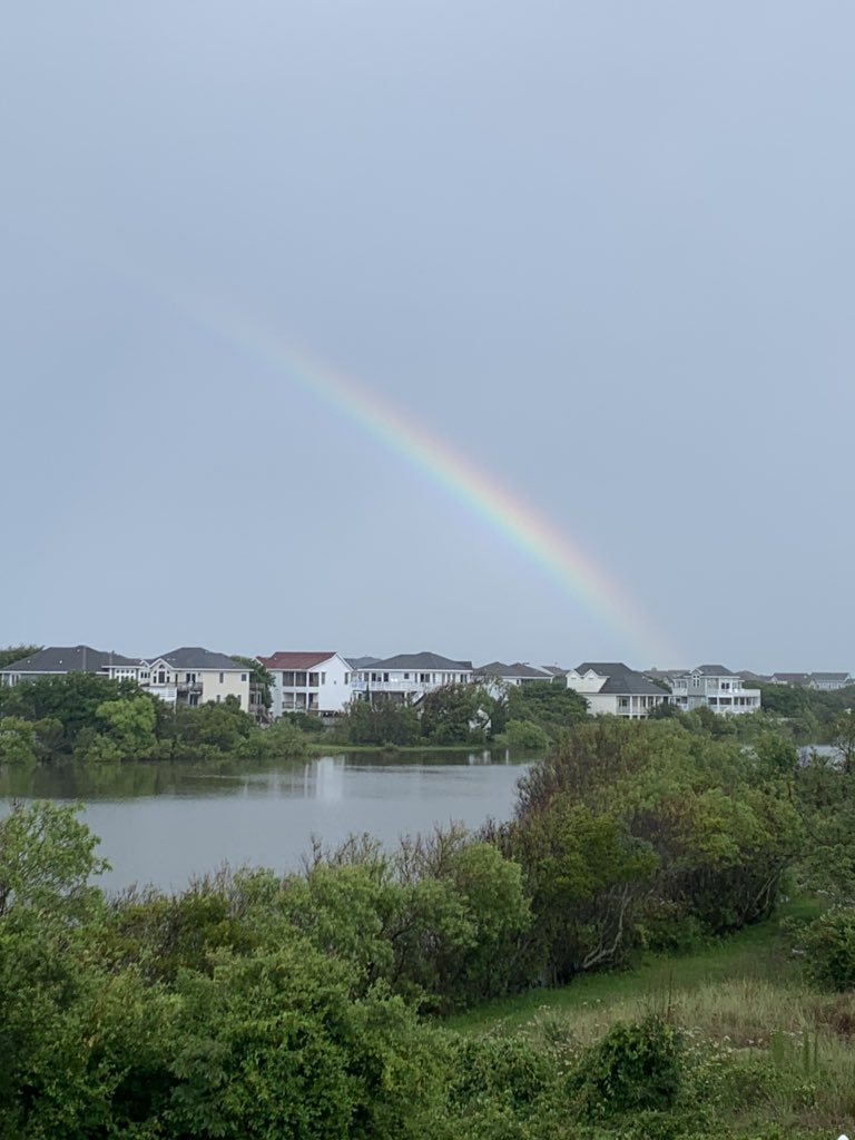 JasonOShell's tweet image. I’m taking this as a good sign! 🌈 #OuterBanks