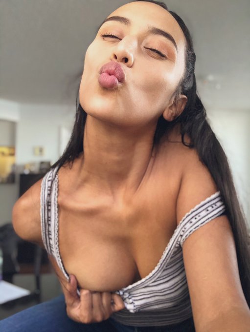 Happy Daddy Day! 💜💜💜 https://t.co/Unfw5HleBZ<a href="/tag/chaturbate"class="tags"><span>#chaturbate</span></a>