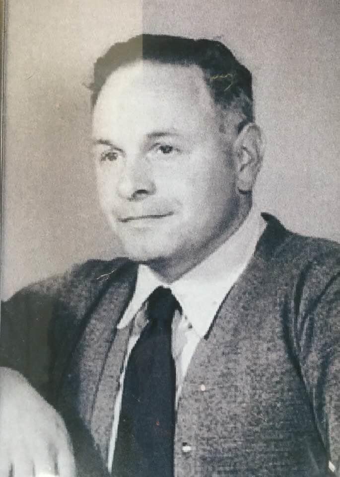 mcnally891's tweet photo. Thinking about you Dad a lot today and wishing you were here to tell you how much I love you and miss you. Another Fatherโs Day, another year .............God bless xxxx. #actorslife #actorsinisolation #fathersday #fathers #memories #missingyou https://t.co/bkwD8o4ASF
