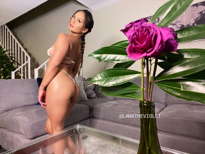 Dick ratings  Sexting  Updates every week Customs  Femdom Workouts  Subscription bundles   Waiting for