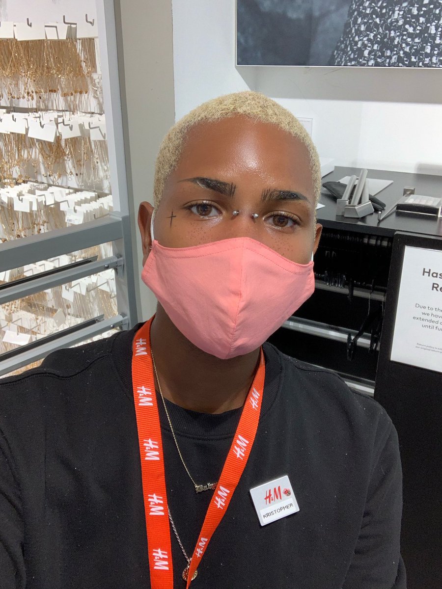 aquabuu's tweet photo. a customer told me she didn’t appreciate the face i was giving her......... https://t.co/6m9Ev3f2Lb