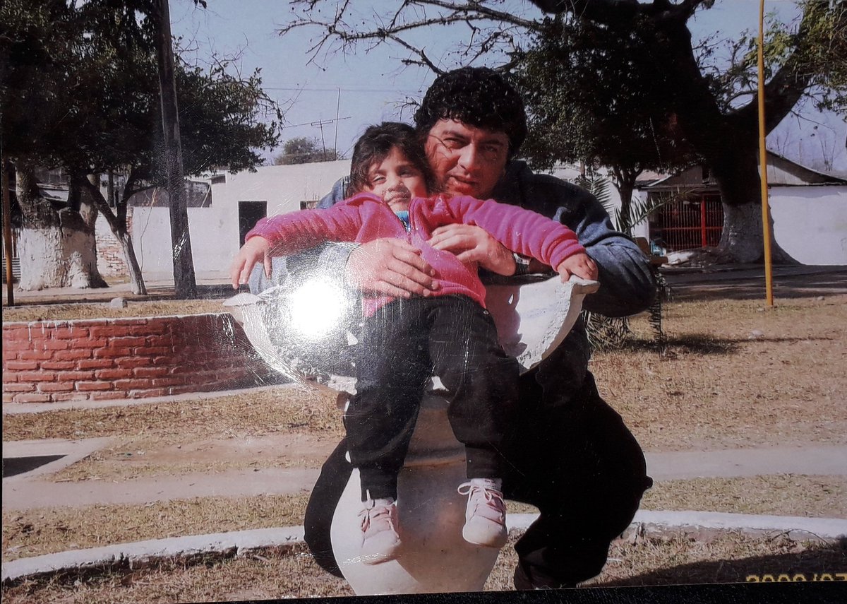 pisceskarlaa's tweet photo. he's my father, he's everything for me and he was the first man that really loved me. I love him with all my heart, we aren't always well but love is always between us. Pa te amo muchísimo y siempre lo voy a hacer💞 #MyFirstMan #FirstManProject @Camila_Cabello https://t.co/KSfN0EIxby