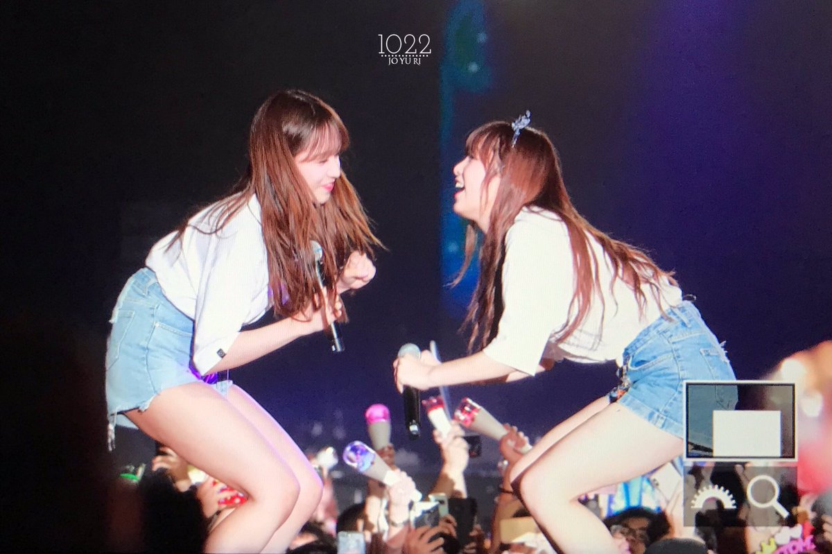 IZ*ONE& #39;s Jo Yuri & Choi Yena (Fortune Reading/Compatibility)"Firstly, Jo Yuri& #39;s (spiritual) energy is very strong. She& #39;s got the ability to draw attention to her. She& #39;s also gifted in leading people around her, the role of a leader would suit her quite well."  #yenyul   #yulyen